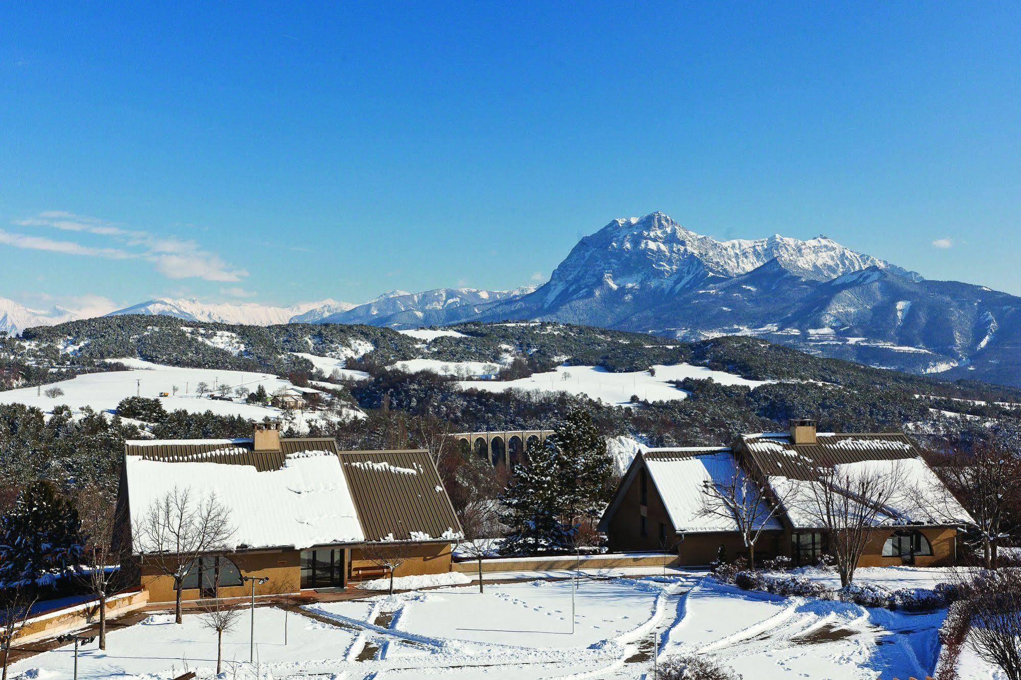 Club Vacances Bleues Les Horizons Du Lac Chorges Exterior foto